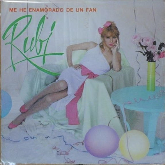 Hits que nunca lo fueron: “Me he enamorado de un fan” de Rubi